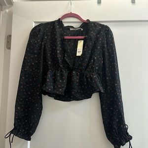 Black Crop Long Sleeve